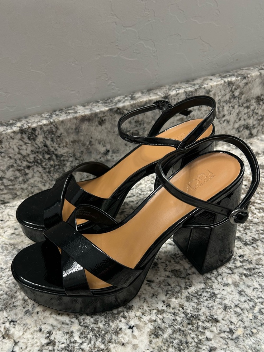 Nordstrom Rack Black Chunky Patent Camila Platform Block Heel Sandals Size 8.5